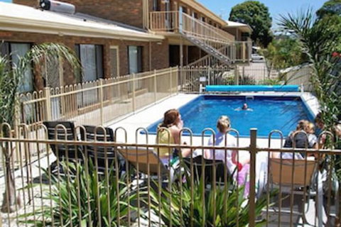 Allambi Holiday Apartments - Accommodation Southport 6