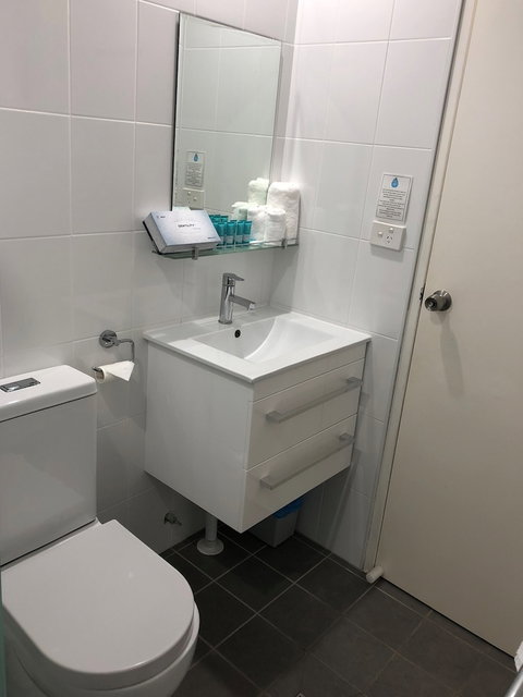 Huskisson Beach Motel - Accommodation Southport 0