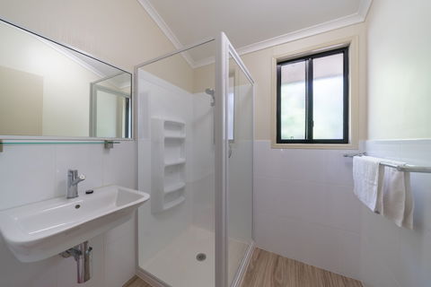 Capricorn Caves - Caravan Park - Southport Accommodation 6