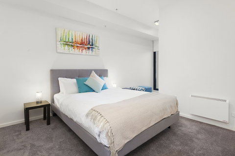 Melbourne Holiday Apartments Flinders Wharf - Accommodation Southport 3