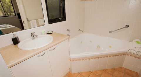 Goldfield Holiday Units - Accommodation Southport 4