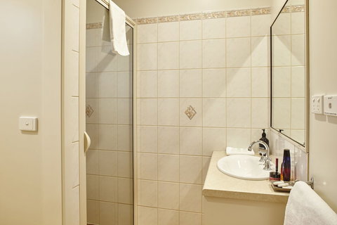 Goldfield Holiday Units - Accommodation Southport 6