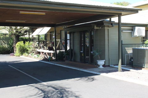 Lake Forbes Motel - Southport Accommodation 2