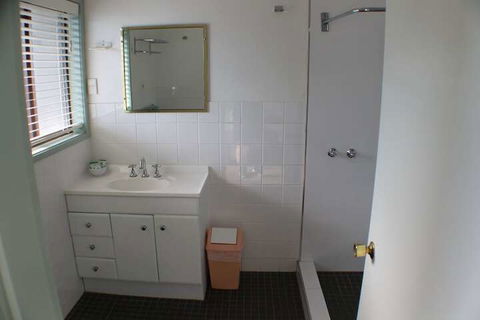 Lake Forbes Motel - Southport Accommodation 7
