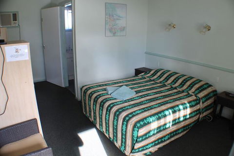 Lake Forbes Motel - Southport Accommodation 6