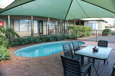 Lake Forbes Motel - Southport Accommodation 3