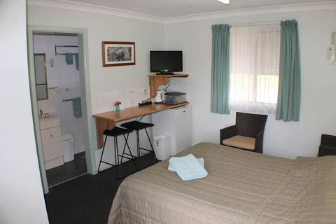 Lake Forbes Motel - Southport Accommodation 5