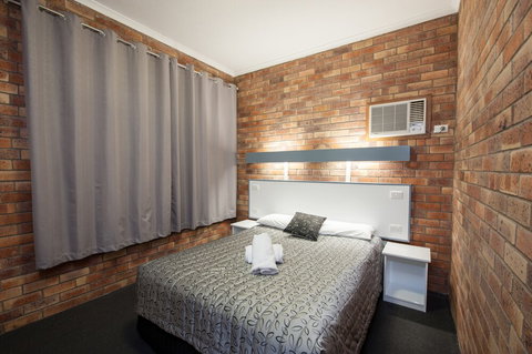 Allan Cunningham Motel - Accommodation Southport 5