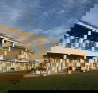 Lakeview Motel  Apartments - Accommodation Southport