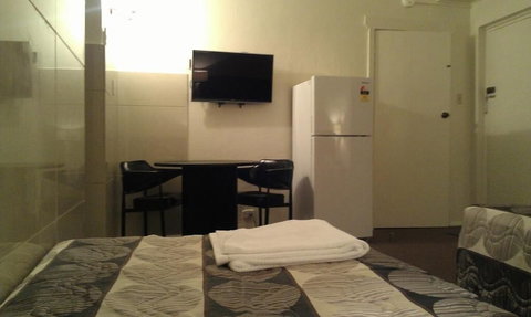 Avalon Motel - Southport Accommodation 2