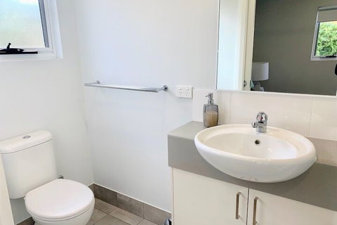 17 By The Sea Dunsborough - Accommodation Southport 6