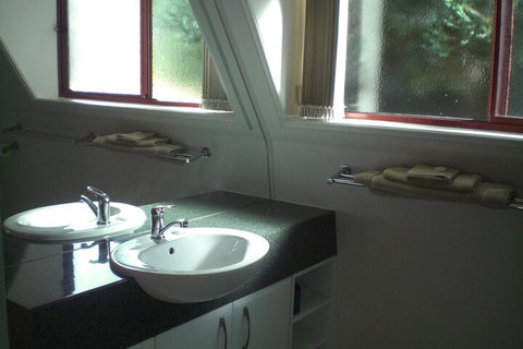 Mallacoota's Shady Gully Caravan Park - Accommodation Southport 6