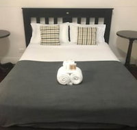 The Irish Village - Southport Accommodation