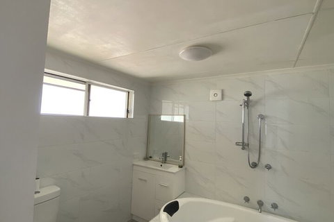 Whispering Palms - Accommodation Southport 5