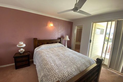 Whispering Palms - Accommodation Southport 6