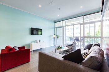 Vance 2Bdr Melbourne Apartment - Southport Accommodation 3