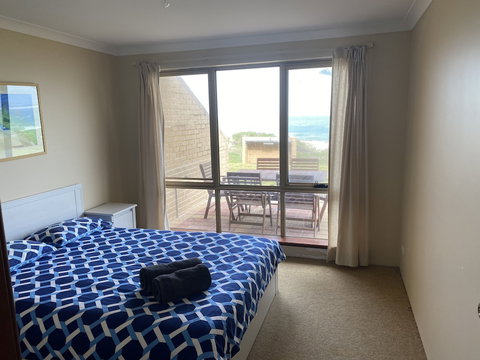 Lands Edge - Accommodation Southport 3