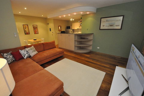 Glebe Fully Furnished 1 BDR Apart 47 ROS - Accommodation Southport 3