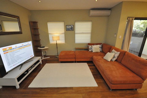 Glebe Fully Furnished 1 BDR Apart 47 ROS - Accommodation Southport 7