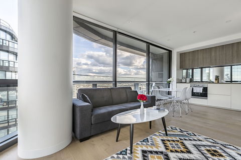 STAY&CO Serviced Apartments Docklands Collins - Southport Accommodation 5