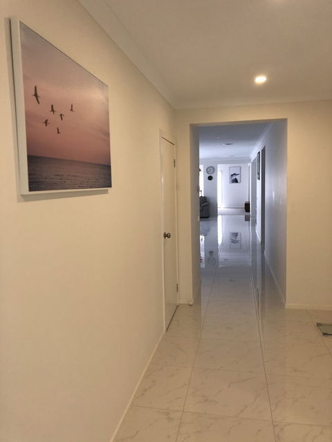 Apple House Upper Point Cook - Accommodation Southport 0