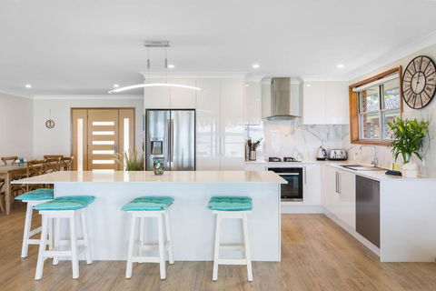 Kalimna Lakeside Living - Southport Accommodation 4