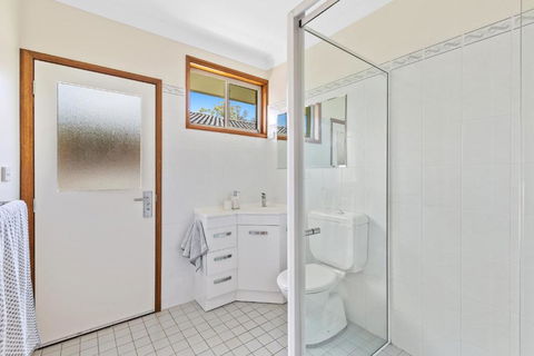 Kalimna Lakeside Living - Southport Accommodation 1