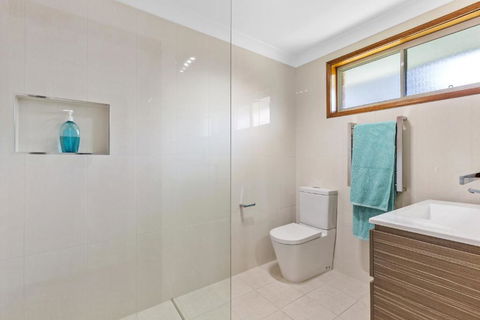 Kalimna Lakeside Living - Southport Accommodation 3