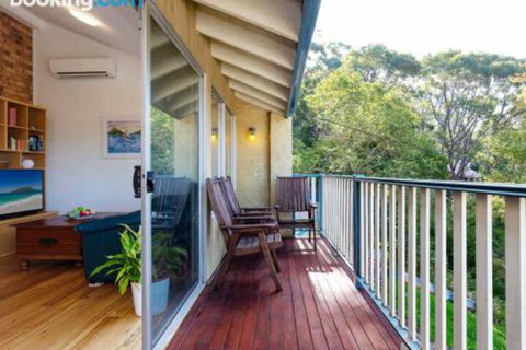 Gymea Retreat 56 Ullora Close Tri Level Home With WIFI & Aircon - Accommodation Southport 3