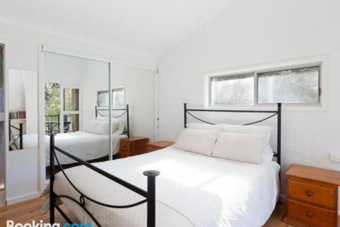 Gymea Retreat 56 Ullora Close Tri Level Home With WIFI & Aircon - Accommodation Southport 5