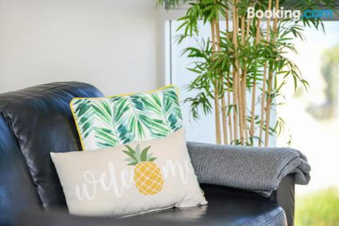 Bayline Beachfront Apartment No 4 - Southport Accommodation 6