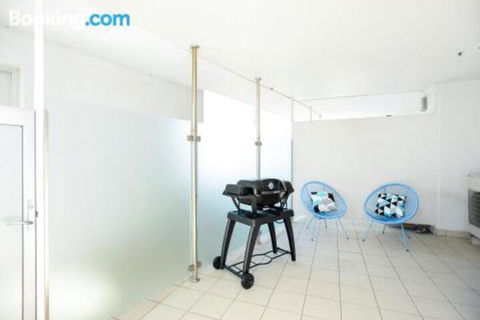 Bayline Beachfront Apartment No 4 - Southport Accommodation 5