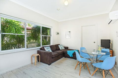 Smugglers Resort Style Apartments No 9 - Southport Accommodation 1