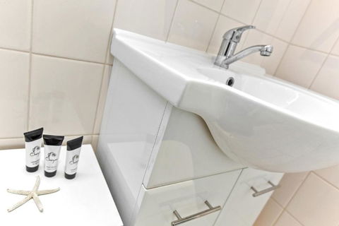Smugglers Resort Style Apartments No 9 - Southport Accommodation 5
