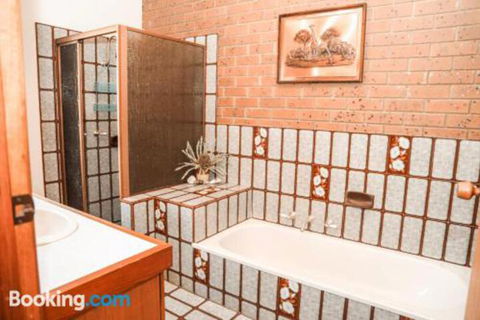 Banksia Beach House - Southport Accommodation 4