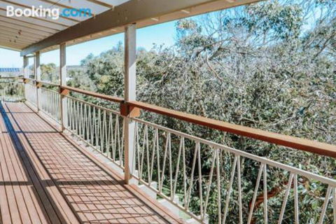 Banksia Beach House - Southport Accommodation 3