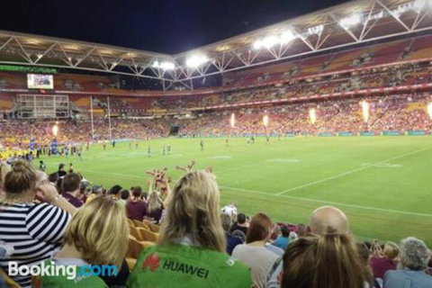 3br Stylish Apt CBD River & City Views SpaSaunaPoolWIFINetflix - Accommodation Southport 4