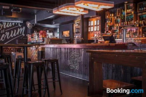 3br Stylish Apt CBD River & City Views SpaSaunaPoolWIFINetflix - Accommodation Southport 1