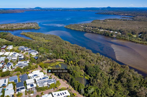 Ultimate Light & Space Noosa Heads - Southport Accommodation 3
