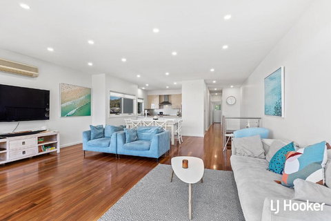 Amazing Sunrises From Your Balcony - Accommodation Southport 3