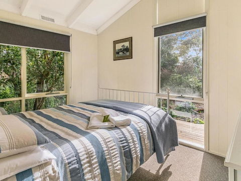 Hakea Bush Cabin - Southport Accommodation 3