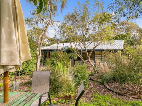 Hakea Bush Cabin - Southport Accommodation 5