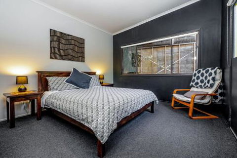SUNSET BEACH SHACK On SURF - Southport Accommodation 2
