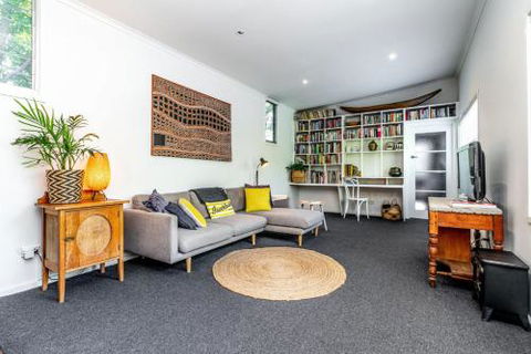SUNSET BEACH SHACK On SURF - Southport Accommodation 0
