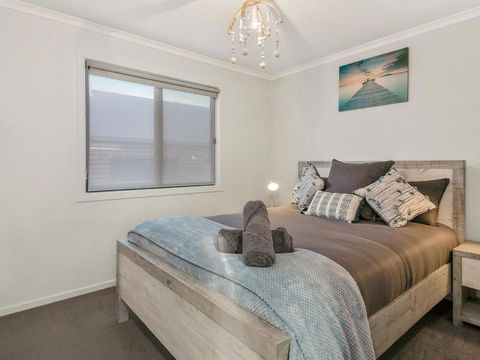 Mabuhay - Southport Accommodation 6