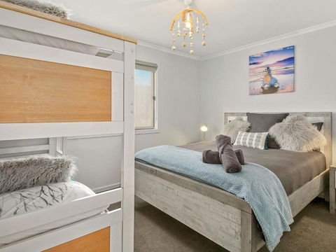 Mabuhay - Southport Accommodation 5