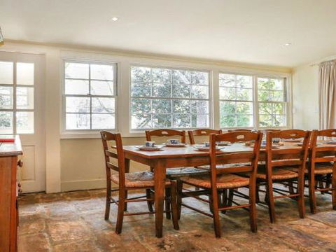 LAVENDER COTTAGE Alpine Southern Highlands 4pm Check Out Sundays - Southport Accommodation 4