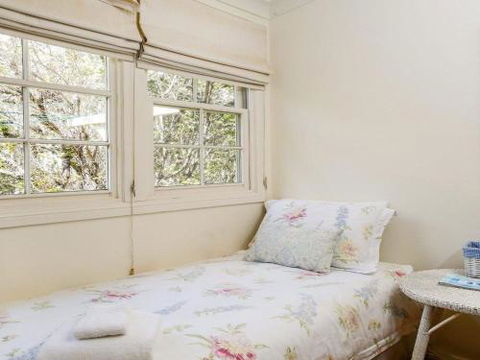 LAVENDER COTTAGE Alpine Southern Highlands 4pm Check Out Sundays - Southport Accommodation 2