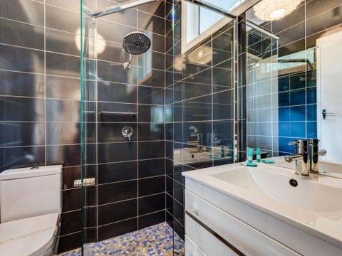 Marys Place At Hyams 4pm Check Out Sundays - Accommodation Southport 2