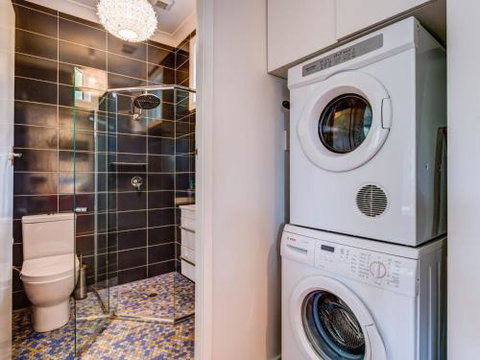 Marys Place At Hyams 4pm Check Out Sundays - Accommodation Southport 1